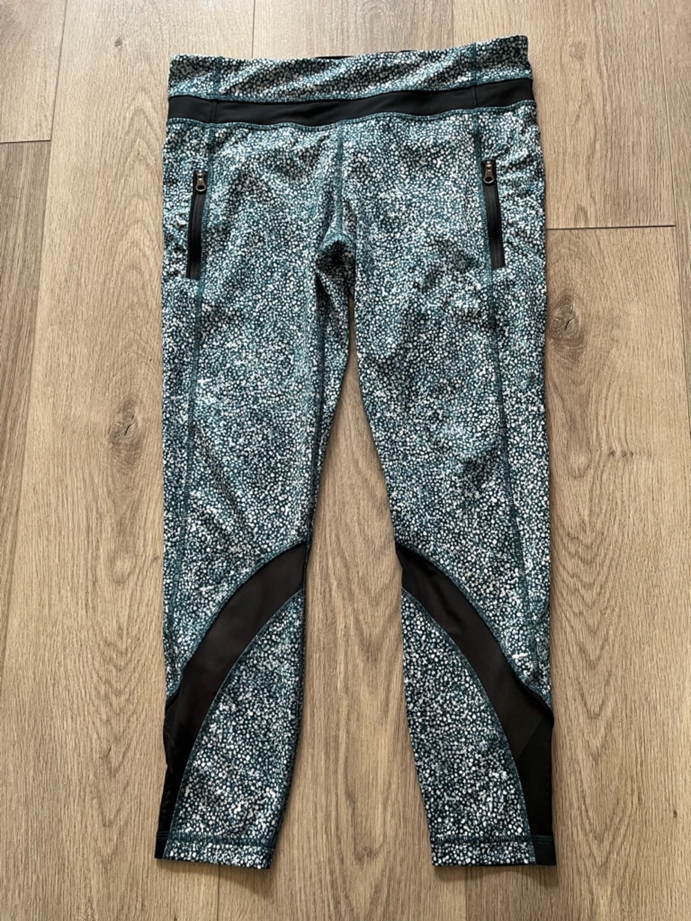Lululemon Speckled Teal & Black Athletic Leggings